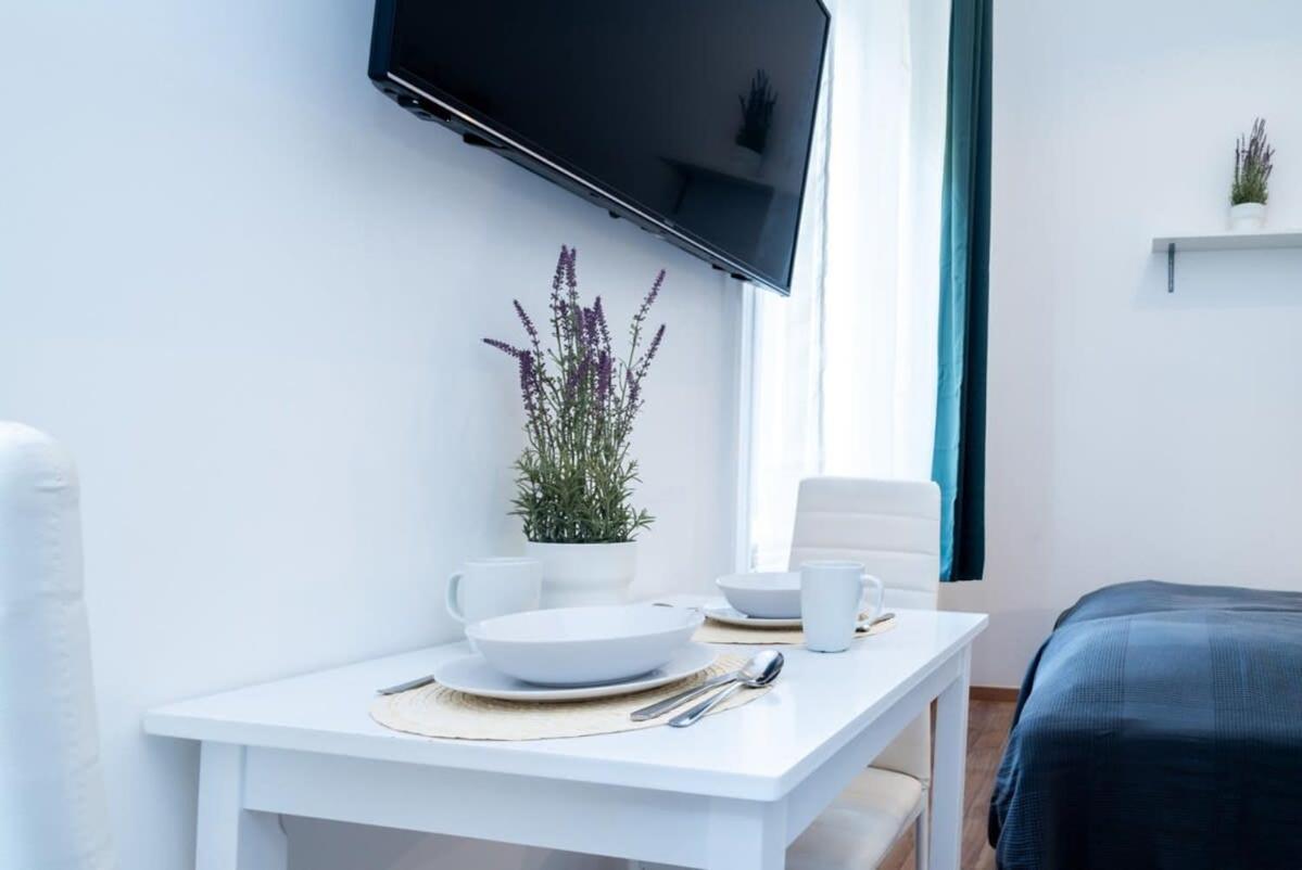 Modern Intimate Studio In The Center Budapeste Exterior foto